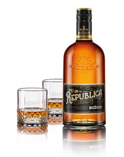 Soutěžte o láhev třtinového rumu Božkov Republica Exclusive